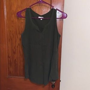 🌺 Sleeveless blouse